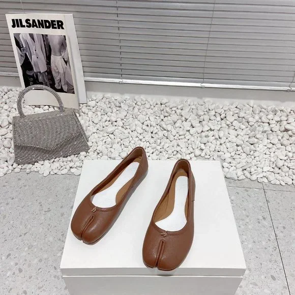 Maisom Margiela mm6 vintage split toe shoes